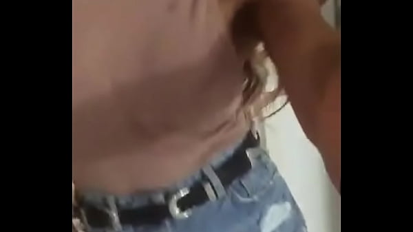 Bella preciosa transexual latina muy femenina e...