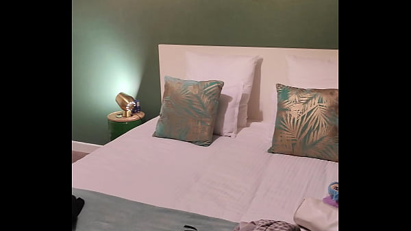 Coucou mes coquins ! Voilà ma chambre jusque vendredi, je suis à nouveau en ...