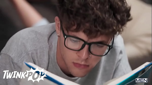 Download Video - TWINKPOP - Drake Von&rsquo;s Foot Fetish Only Grows As He Moves From Troye Dean&rsquo;s Soles To Danny Fantasy&rsquo;s Hole