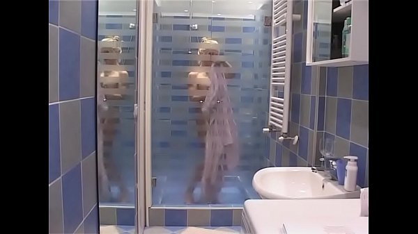 Horny MILF gets her asshole screwed