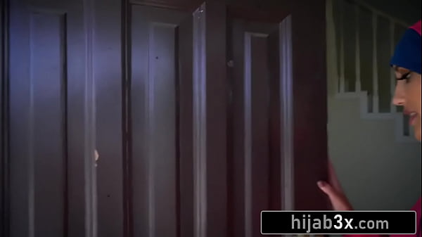 Download Video - Hijab Wearing Hottie Fucks Landlord To Pay The Rent - Chloe Amour