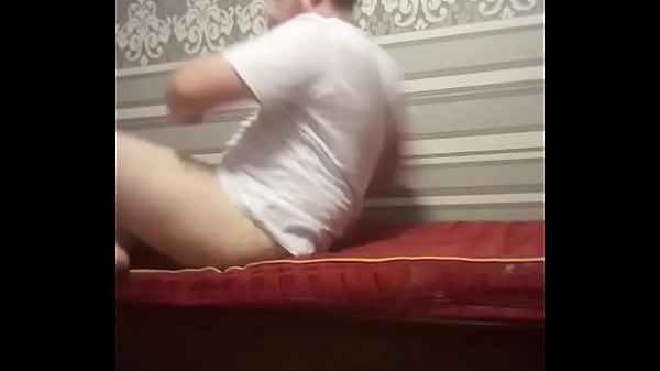Download Video - Whoops&excl; My lunch was accidentally caught on camera&excl;