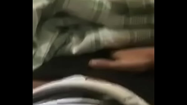 Est Venu Coucher Avec Moi Et J En Ai Profite Pour Lui Attraper La Bite Complet Sur Mon Site