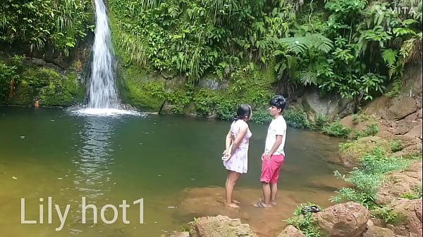 Download Video - Llegamos a la fuente de agua el agua esta muy frio&period; &lpar;Segunda parte&rpar;