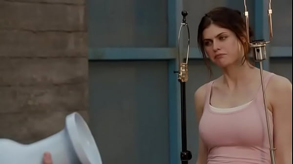 Alexandra Daddario - New Girl