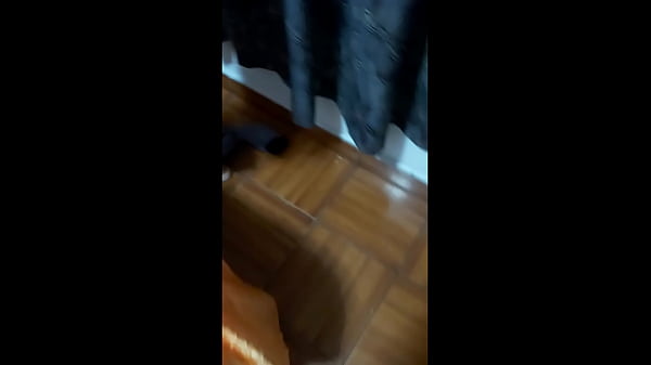 Download Video - Mi entrenador me invit&oacute; unos c&oacute;cteles despu&eacute;s l noche se puso caliente