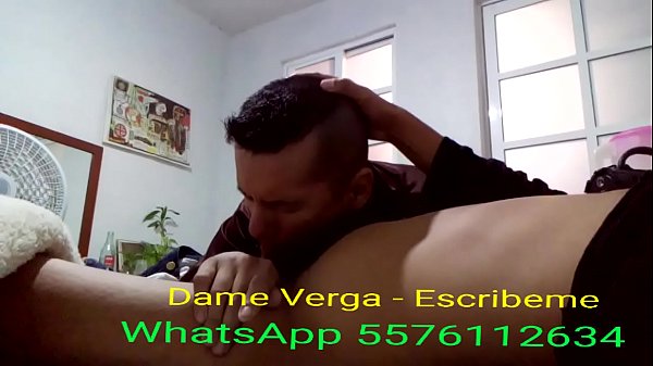 Ordeñando a morrito en su cuarto