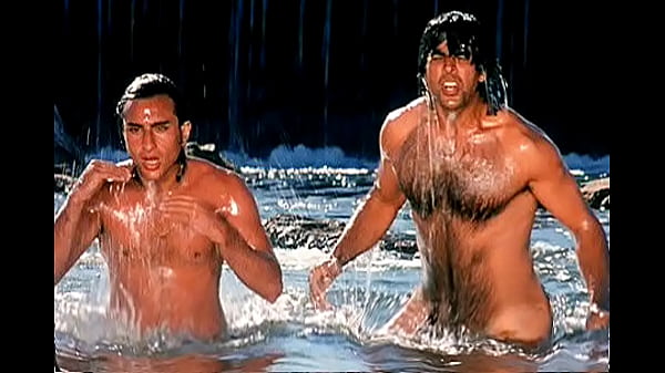 Akshay Kumar, Saif Ali Khan caught without Unde...