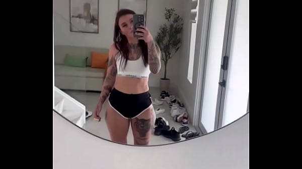  Sometimes I Just Like To Jiggle My Thighs