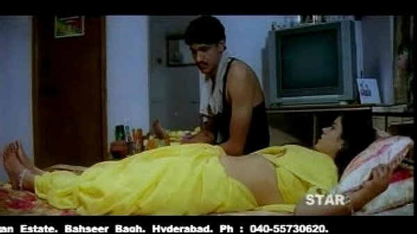 Yellow saree aunt
