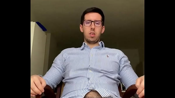 Just arrived from work... anyone makes me a relax massage? More content here ⬇️