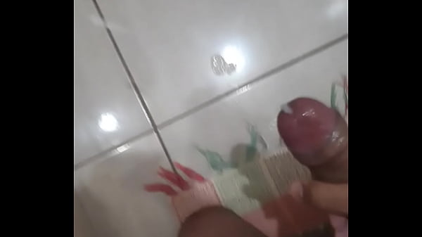 Novinho se masturbando