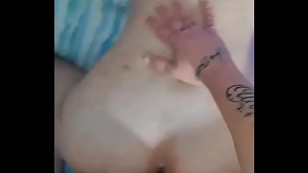 Download Video - Que rica mi perrita como me levanta la colita se que le duele pero inclina las pompitas&comma; pues le gusta lo que siente MOJAD&period;&period;&period;