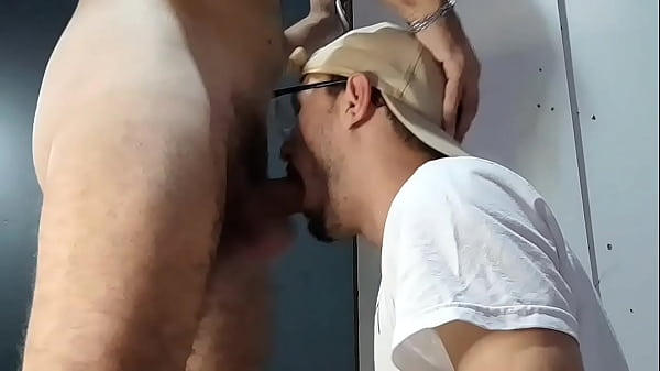 PARTE 2: Encontrei esse alto dotado uncut no ap...