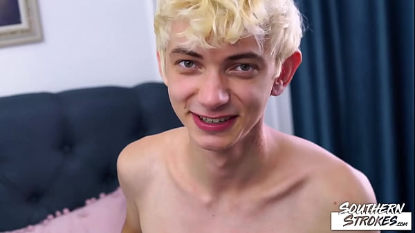 Download Video - SOUTHERNSTROKES Blond Twink Elio Pjatteryd Masturbates Solo