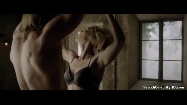 Laura Vandervoort in Bitten 2014-2016