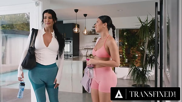 Download Video - TRANSFIXED - Victoria Grant's Big Trans Dick RIPPED YOGA PANTS In Front Of Gym Buddy Ameena Green&excl;