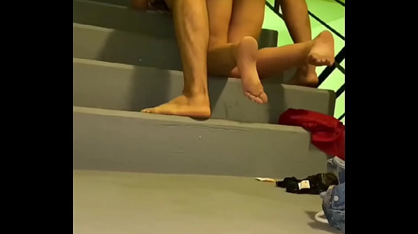 Download Video - Ese macho me destrozo loa huecos en la escalera de emergencia del hotel en montevideo&period;&period;&period; link en el video