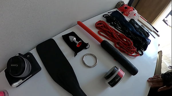 Mizz Thyck Exhibant Sa Collection Bdsm