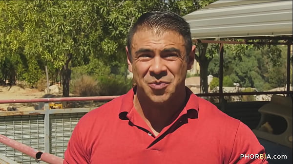 Download Video - Hard work around the house pays off - Penelope Reed&comma; Draven Navarro&comma; Ricky Larkin