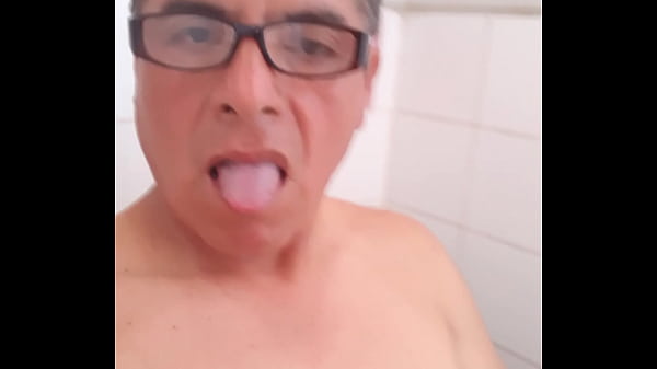 Download Video - Tirando leche para una madura