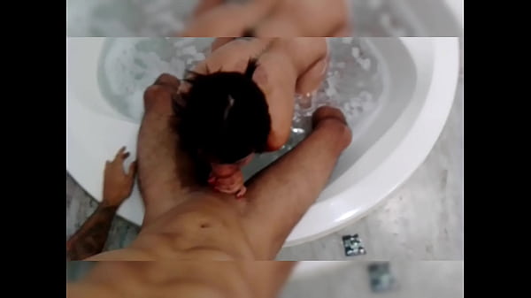 PAGUEI UMA ACOMPANHANTE BEM SAFADINHA E COMI SUA BUCETA DELICIOSA NA HIDROMASSAGEM NO MOTEL