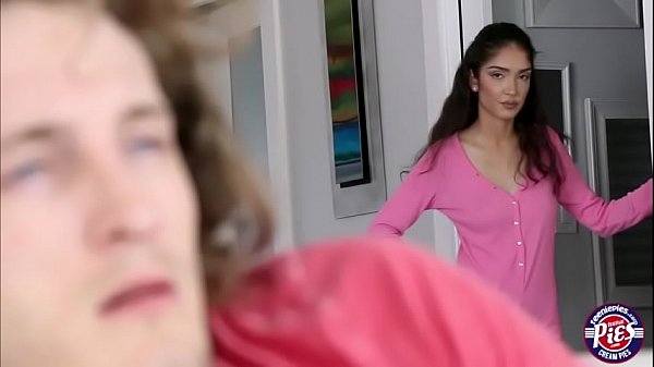 Skinny Babe Jericha Jem tastes a hard Boner