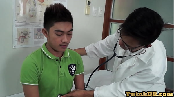 Gay doctor seduces nympho Asian patient in medi...