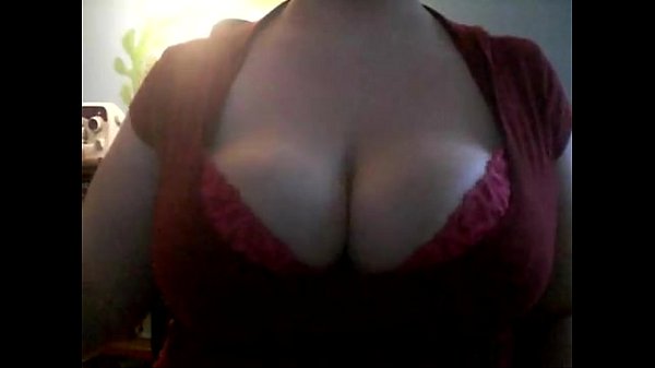 thumb webcam boobs