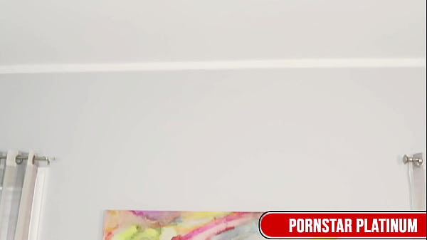 Horny Beauties Robbin Coffins & Rebecca Vanguard's Toy Filled Session!