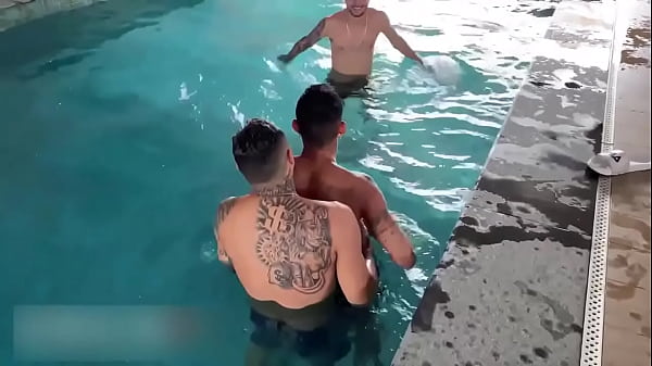 Erick Diaz e Bruno Hot Encontrou Com Vizinho Na...