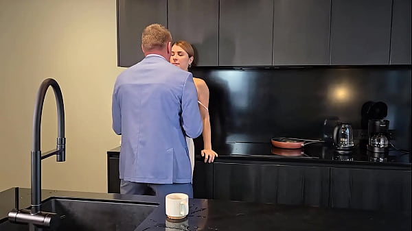 THE BODYGUARD FULFILLED HIS DREAM AND FUCKED HIS BOSS HARD BEFORE HER IMPORTANT MEETING