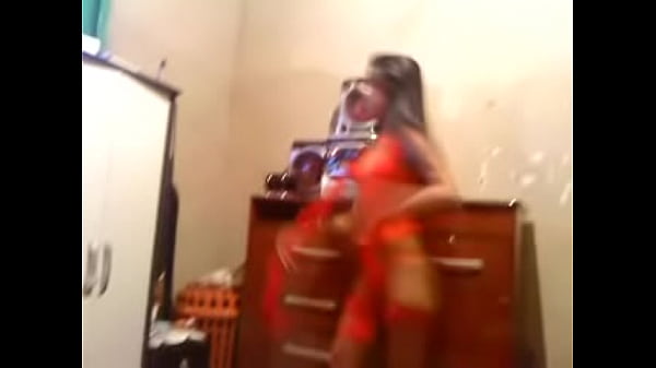 Morena Gostosa Dan&ccedil;ando