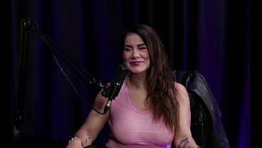 彼女は足を吸われると大きな喜びを感じる ― ブルーナ・フェラス（モアイTV）