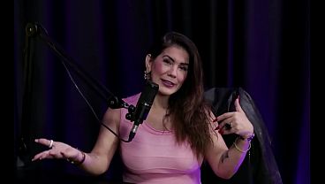 She feels great pleasure when her feet are sucked - Bruna Ferraz (Moai TV)