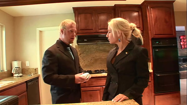 Romana Sucks Off A Stranger At The Gloryhole