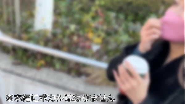 [Crazy Squirting] Young wife of sightseeing in Tokyo on a girls' trip I was excited by the big city and called a business trip host. Squirting squirting of mellow delight to handsome guys Geki Yaba seeding vaginal cum shot