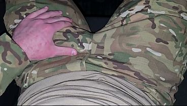 Deutscher Soldat wichst heimlich nachts im Auto - PhantomGentX
