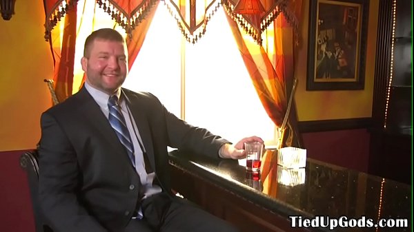 Sous Déchirée Bdsm Sous Ligoté Fouetté Et Jerk