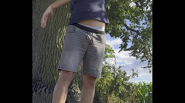 Download Video - Watch my bulgarian outdoor jack off with a big load to cum&excl;