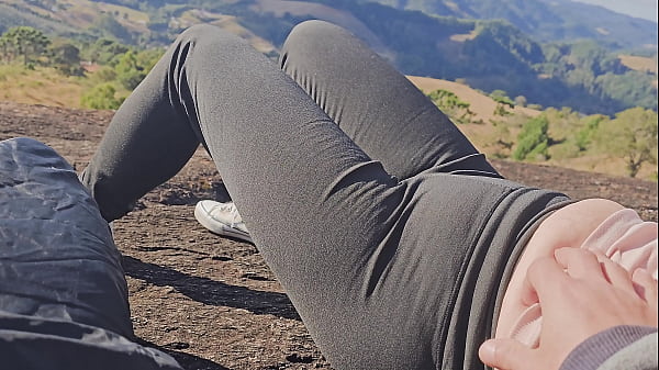 Husband didn't want to accompany his wife to the viewpoint, so I, the tour guide, fucked her hot ass