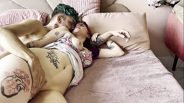 My step cousin came to visit me in São Paulo, we slept together and I couldn't resist, I had to fuck her until she came.