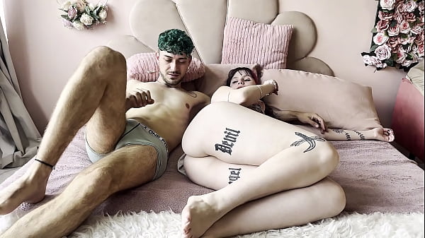 My step cousin came to visit me in São Paulo, we slept together and I couldn't resist, I had to fuck her until she came.