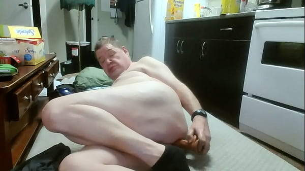 Download Video - me playing with dildo
