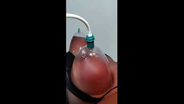 Trans pumps up and cums