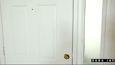 Dildo Sales MILF Sara Jay Pleasures Sexy BBW Carmen Valentina!