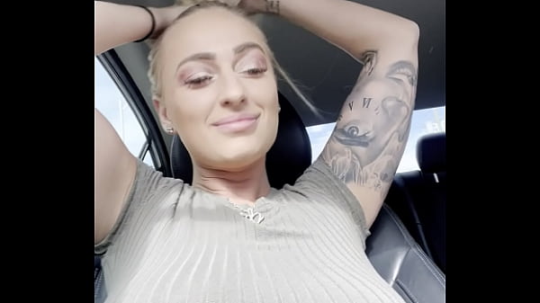 PAWG GIVES SLOPPY BBC BJ IN TRAFFIC