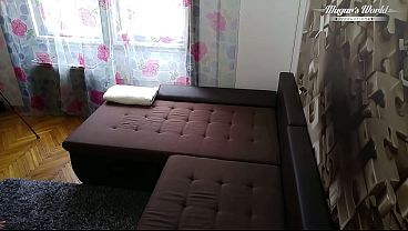 Szexi szőke tinilány masszázs és kemény dugás a kulisszák mögött