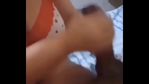 Casalnegaoeabranquinha - Marido idiota gozou na minha mão enquanto eu dizia que precisava de um pau de verdade!