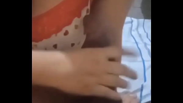 Download Video - Marido idiota gozou na minha m&atilde;o enquanto eu dizia que precisava de um pau de verdade&excl;